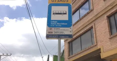 PARADERO SITP COLEGIO TOMAS ALVA EDISON ETB  073A05